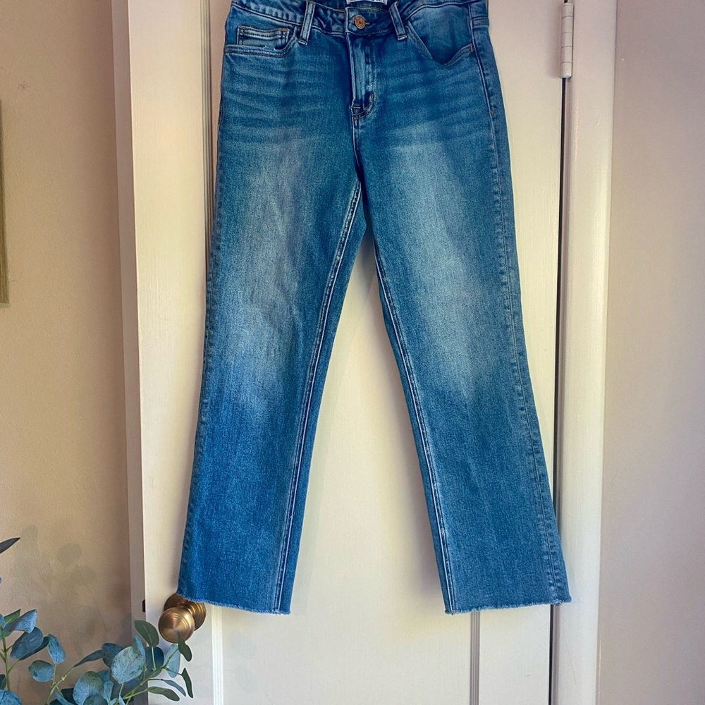 Vervet Medium Blue, Straight Leg, Cropped, Raw Hem, Jeans